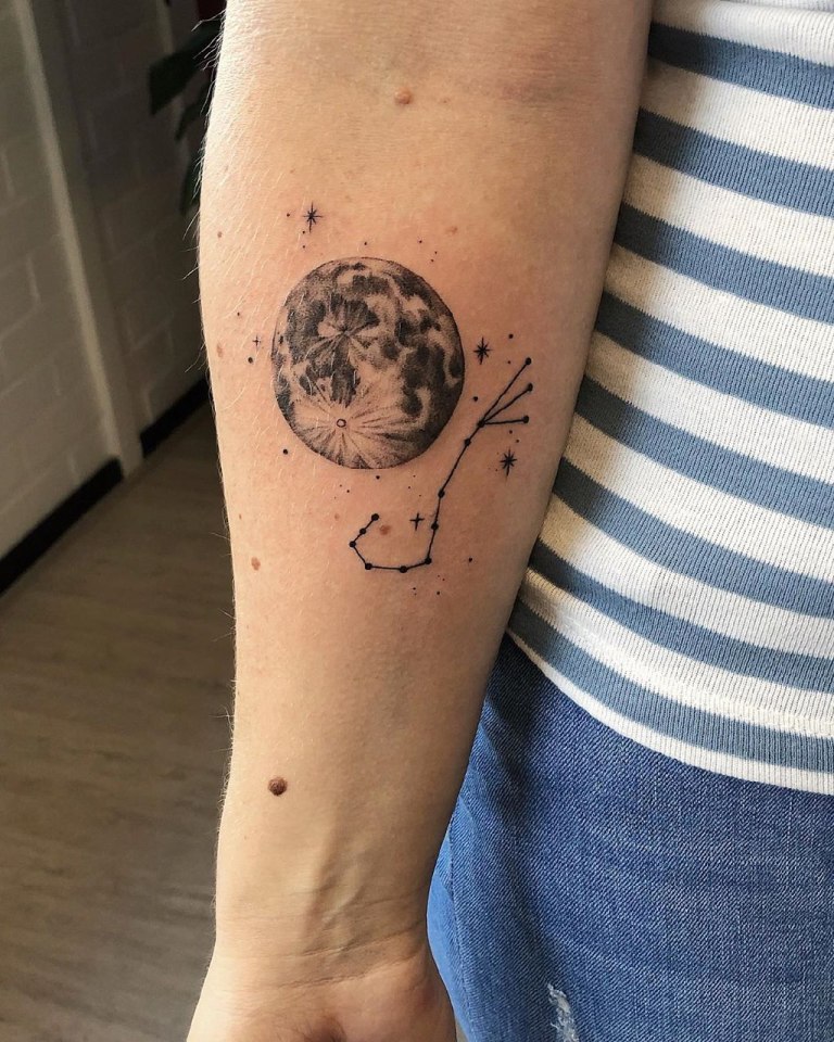 Що означає татуювання Місяця?